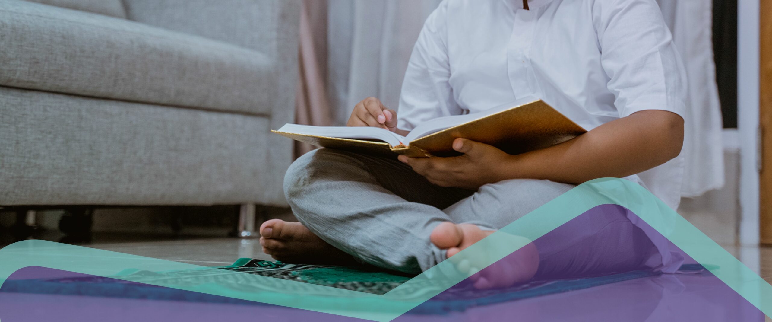 كيف ننشئ أطفالنا على حب القرآن عبر مسار المنهج المدرسي بالسعودية؟ 